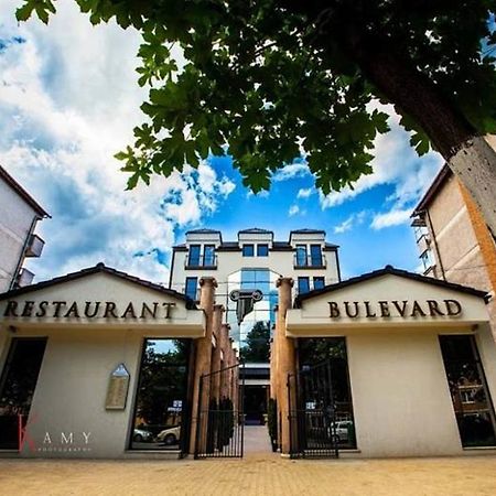 Hotel Bulevard Хунедоара Екстериор снимка