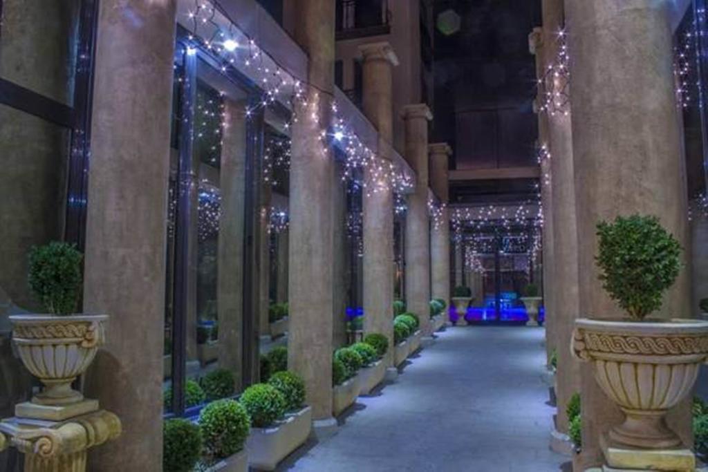 Hotel Bulevard Хунедоара Екстериор снимка