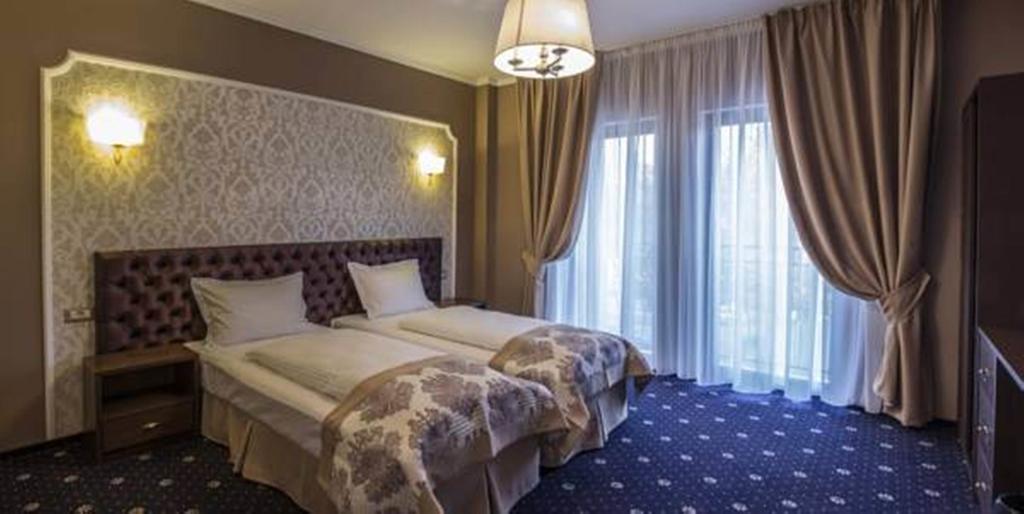 Hotel Bulevard Хунедоара Екстериор снимка