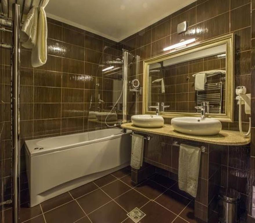Hotel Bulevard Хунедоара Екстериор снимка
