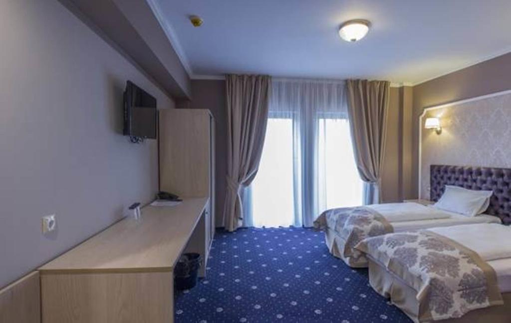 Hotel Bulevard Хунедоара Екстериор снимка